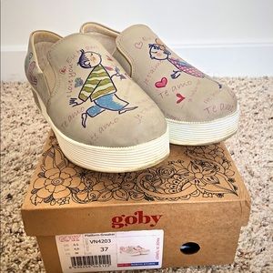 Goby Slip-on Platform Sneakers size 37 (6.5-7)